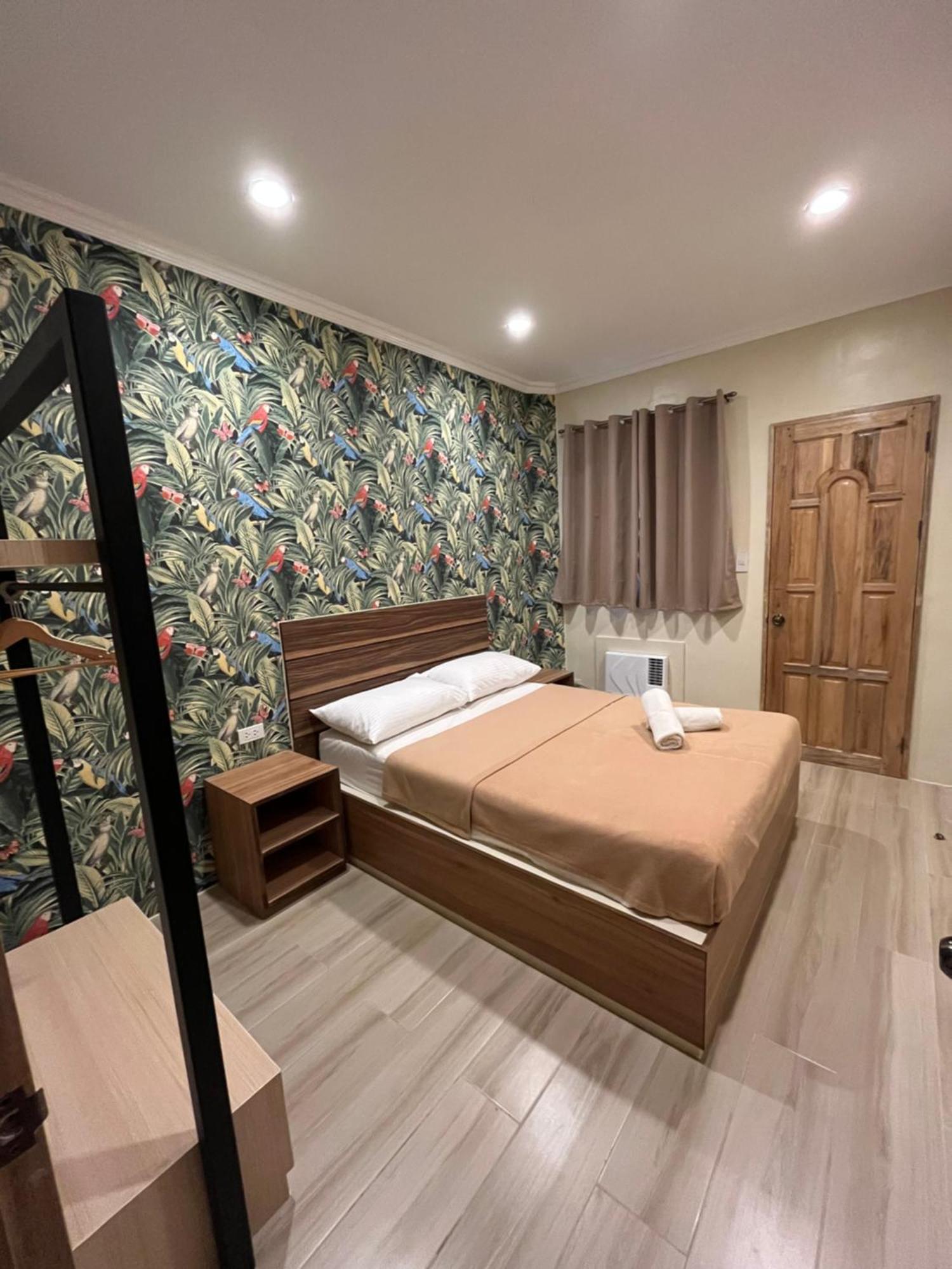 เรด ไนท์ การ์เดน อปาร์เตล Hotel Davao ภายนอก รูปภาพ