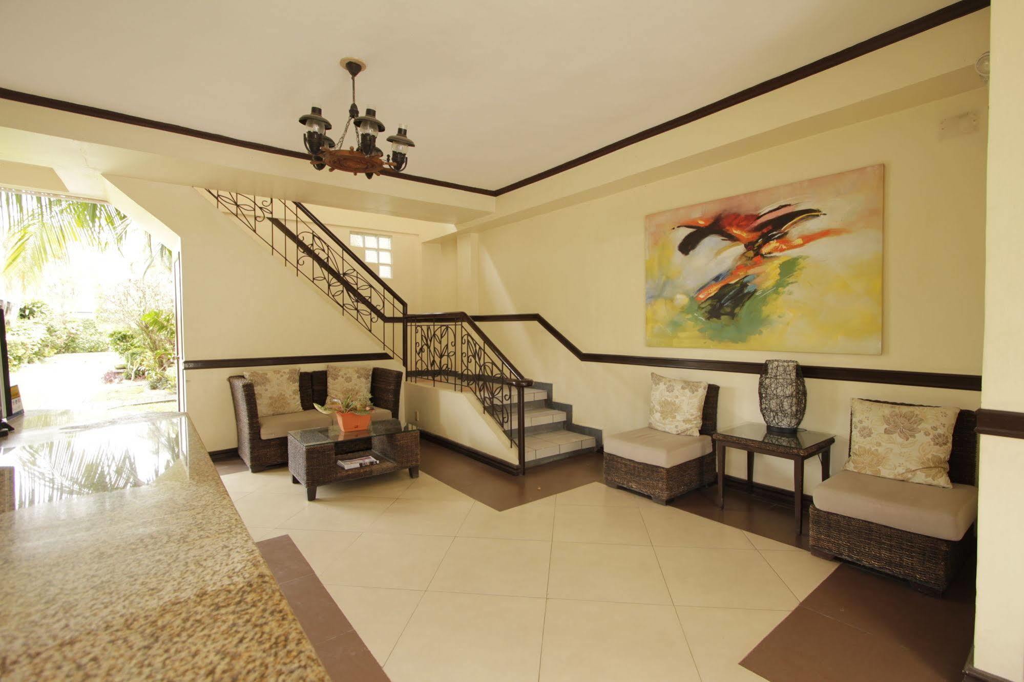 เรด ไนท์ การ์เดน อปาร์เตล Hotel Davao ภายนอก รูปภาพ