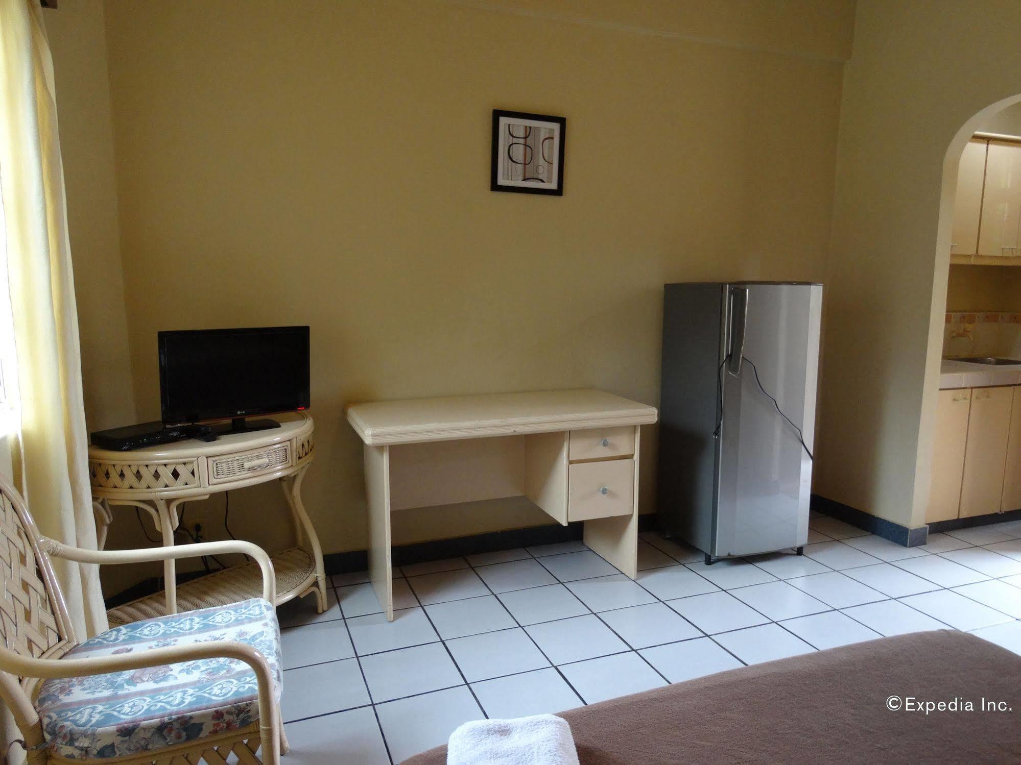 เรด ไนท์ การ์เดน อปาร์เตล Hotel Davao ภายนอก รูปภาพ