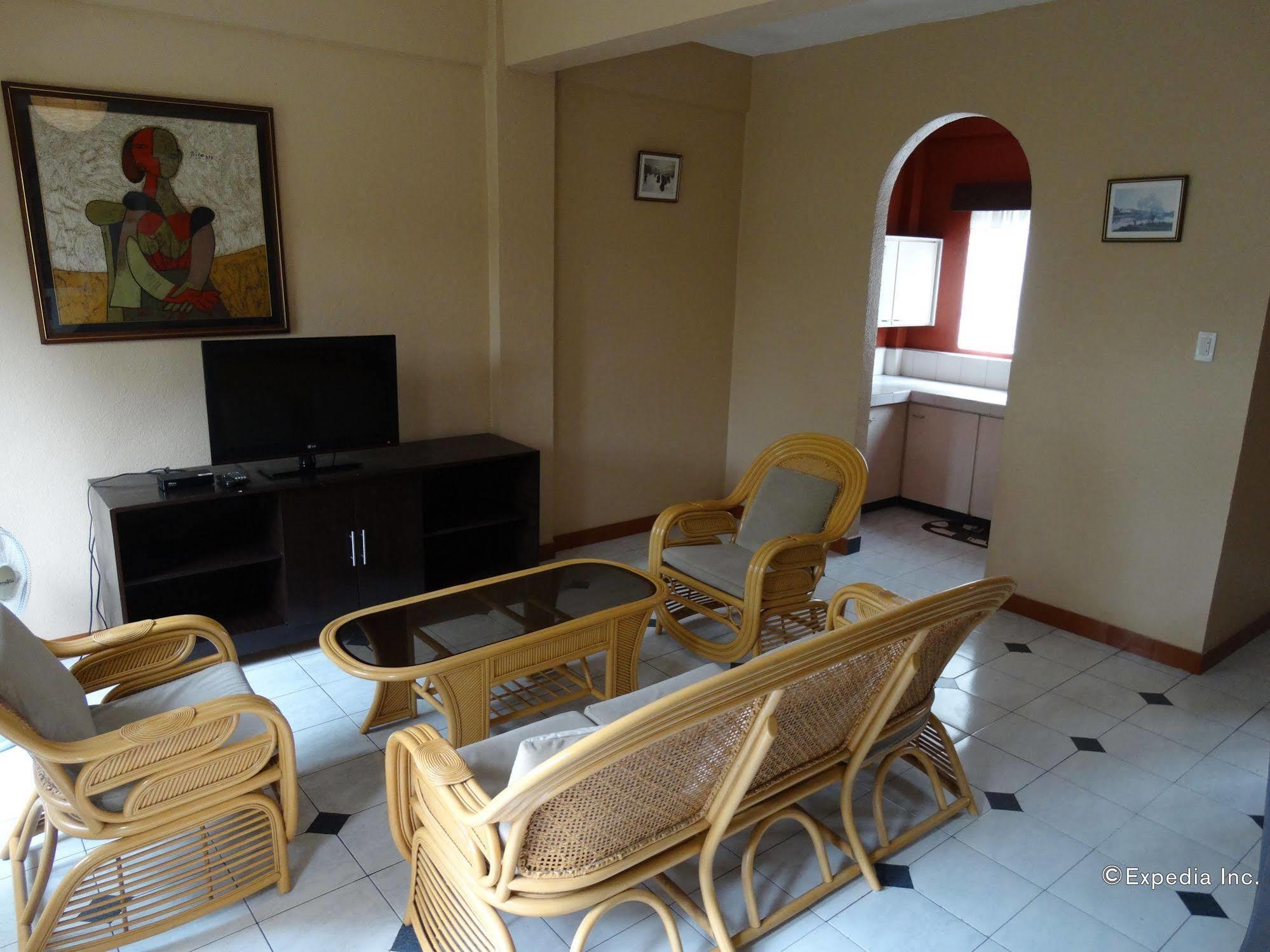 เรด ไนท์ การ์เดน อปาร์เตล Hotel Davao ภายนอก รูปภาพ